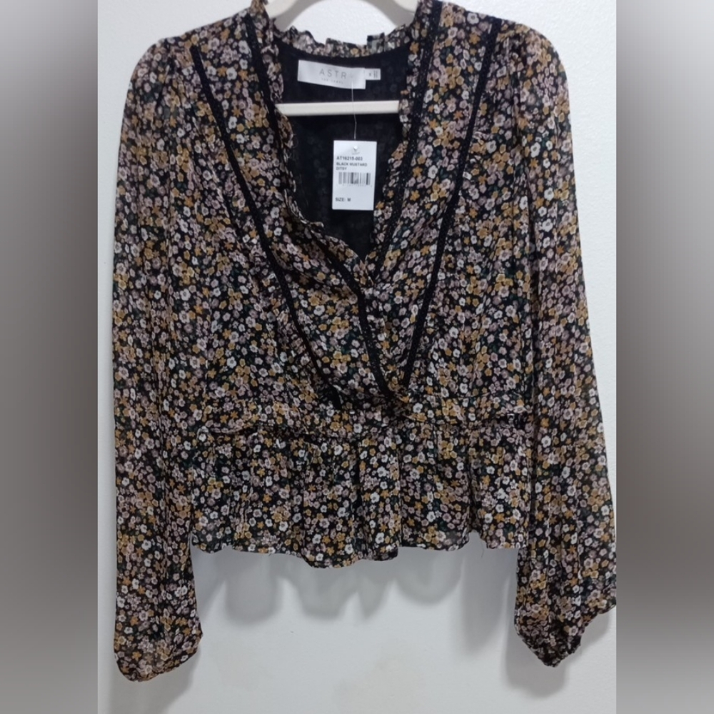 ASTR The Label Dark Floral Ditsy Faux Wrap Peplum Top M